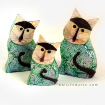 3 Capis Shell Cats