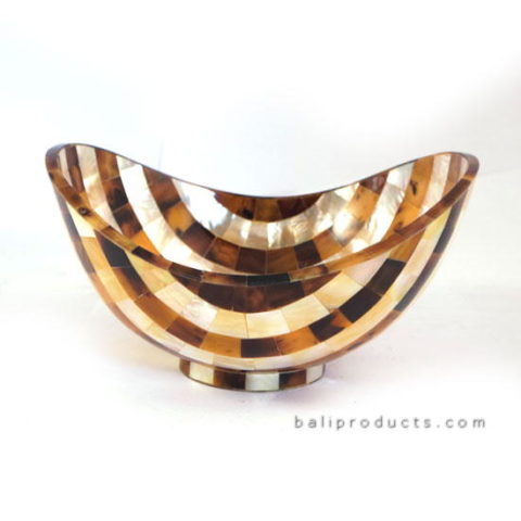 Curved Penshell Bowl