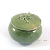 Ceramic Round Container With Frog Lid