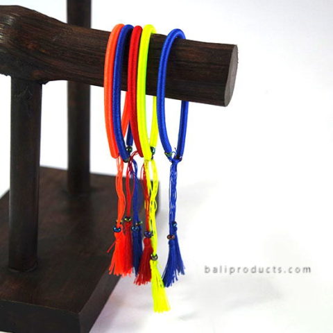 Set 5 Pipe Bracelet With Tassle